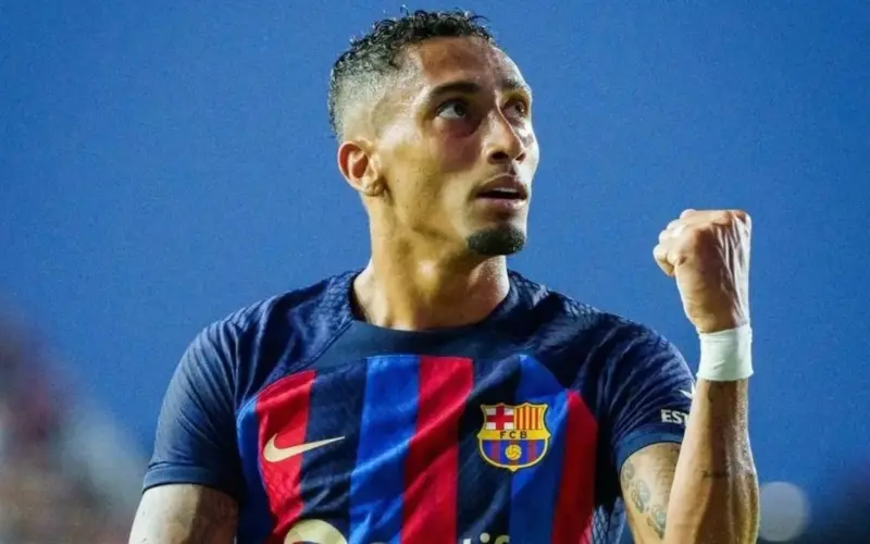 رافينيا يغلق باب الرحيل ويتمسك ببرشلونة رغم إغراءات الدوري السعودي